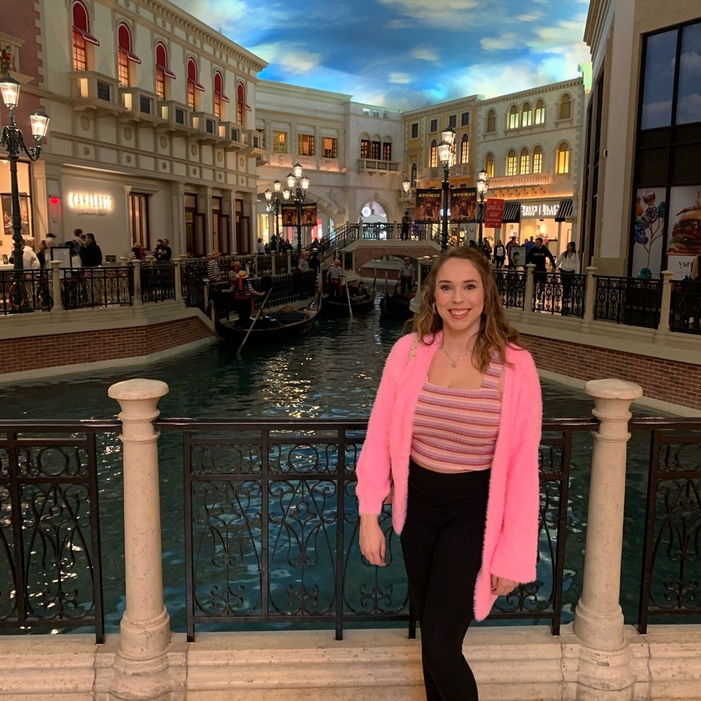 Meet your Posher, Tina